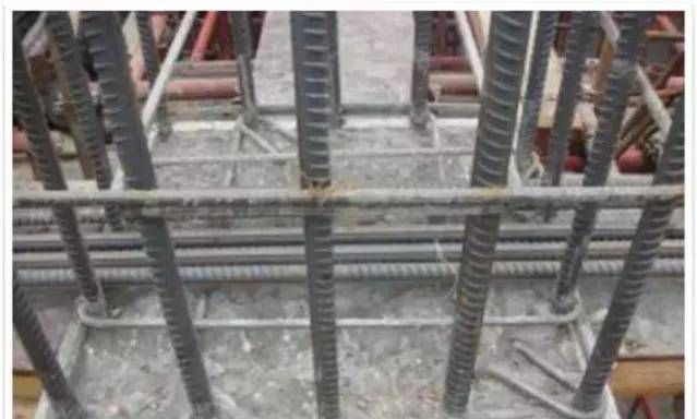 混凝土這樣施工，沒(méi)有蜂窩麻面、不爛根，還能間接縮短工期！